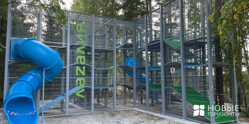 Крестовая "Лазалия" в сосновом лесу